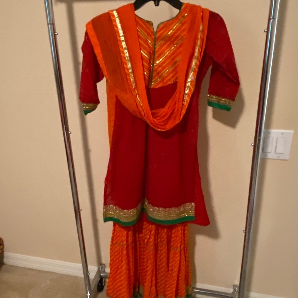 Bollywood lehnga Diwali outfit girls 3 pc outfit size 8 10